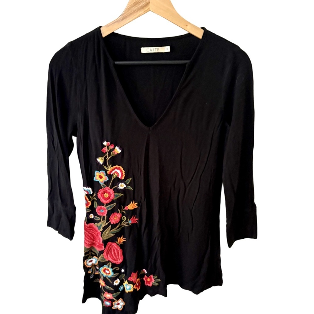 Calle Black Floral Embroidered Women's Blouse